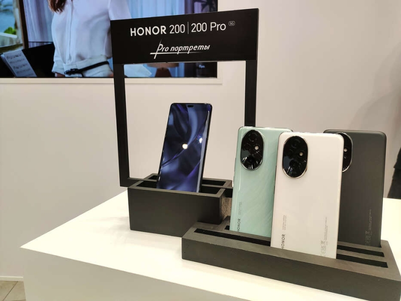 Улыбнитесь, вас снимают — на смартфон HONOR 200 или 200 Pro c уникальным AI-режимом Harcourt для портретов
