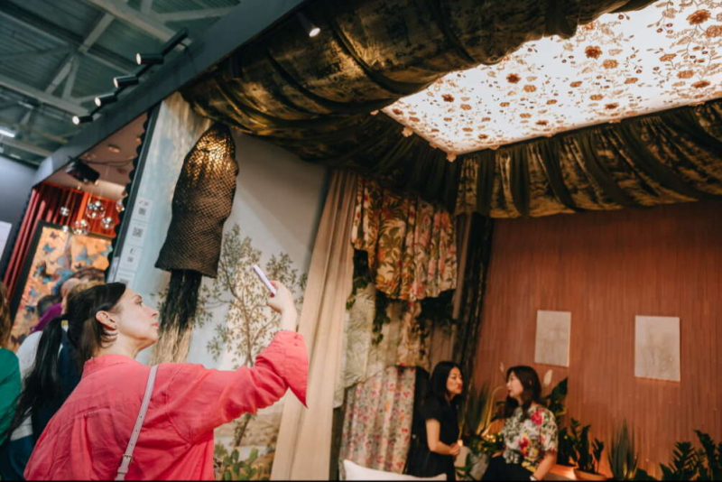 «Теория плоской Земли» и «Утешительная игра в петанк»: чем удивят звезды интерьерного дизайна на HomeTextile&HomeDesign